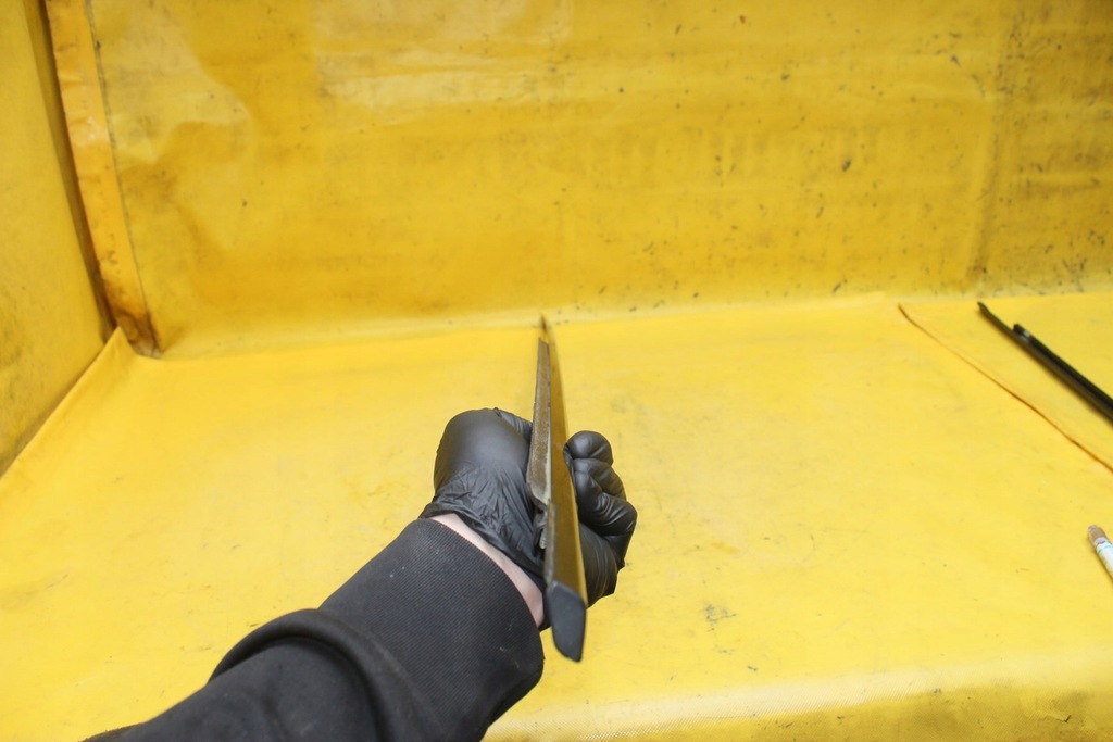 фото №8, Молдинг уплотнитель левый задняя mercedes w211