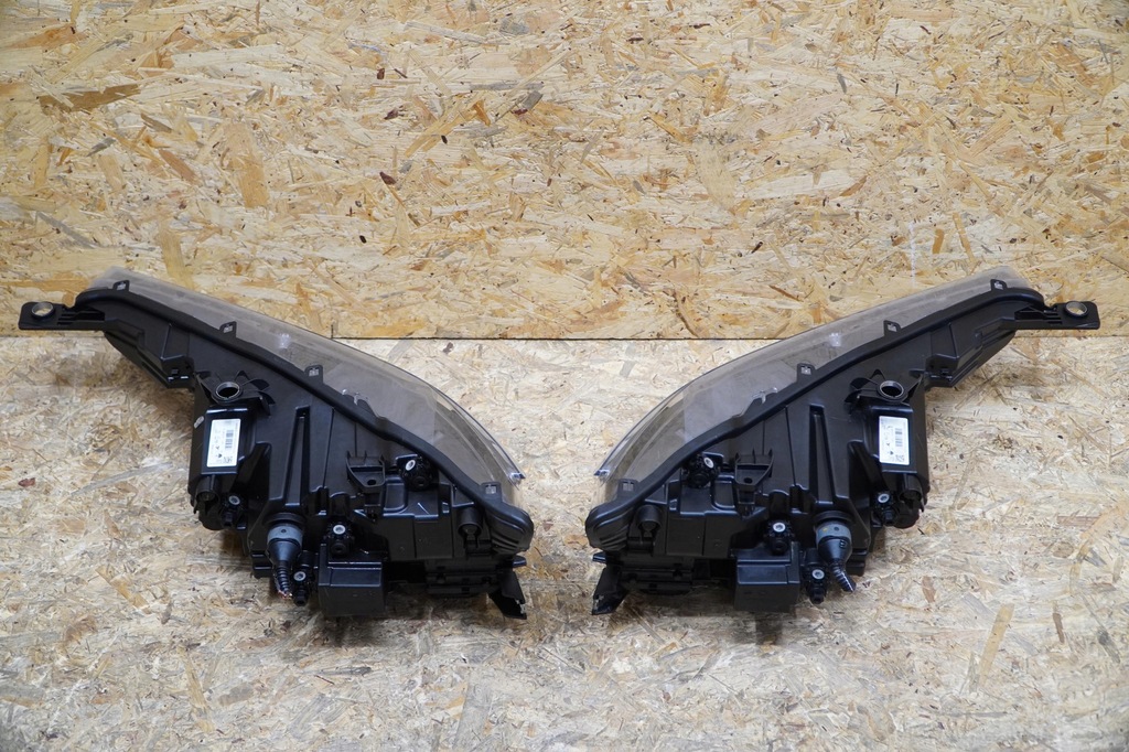 фото №14, Лампа лампи перед ліва 06701595370 права 06701595360 levante lift ідеальний стан euro