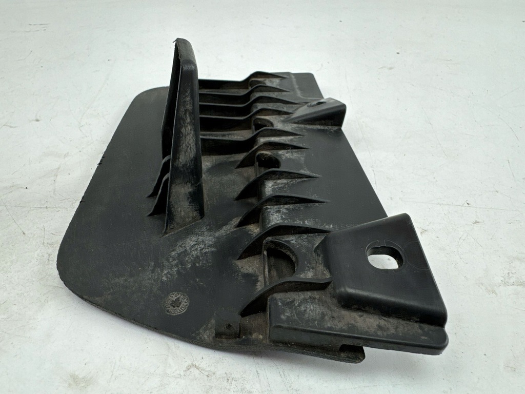 фото №7, Volkswagen golf viii 2020 задня сторона ліва бризковики задні