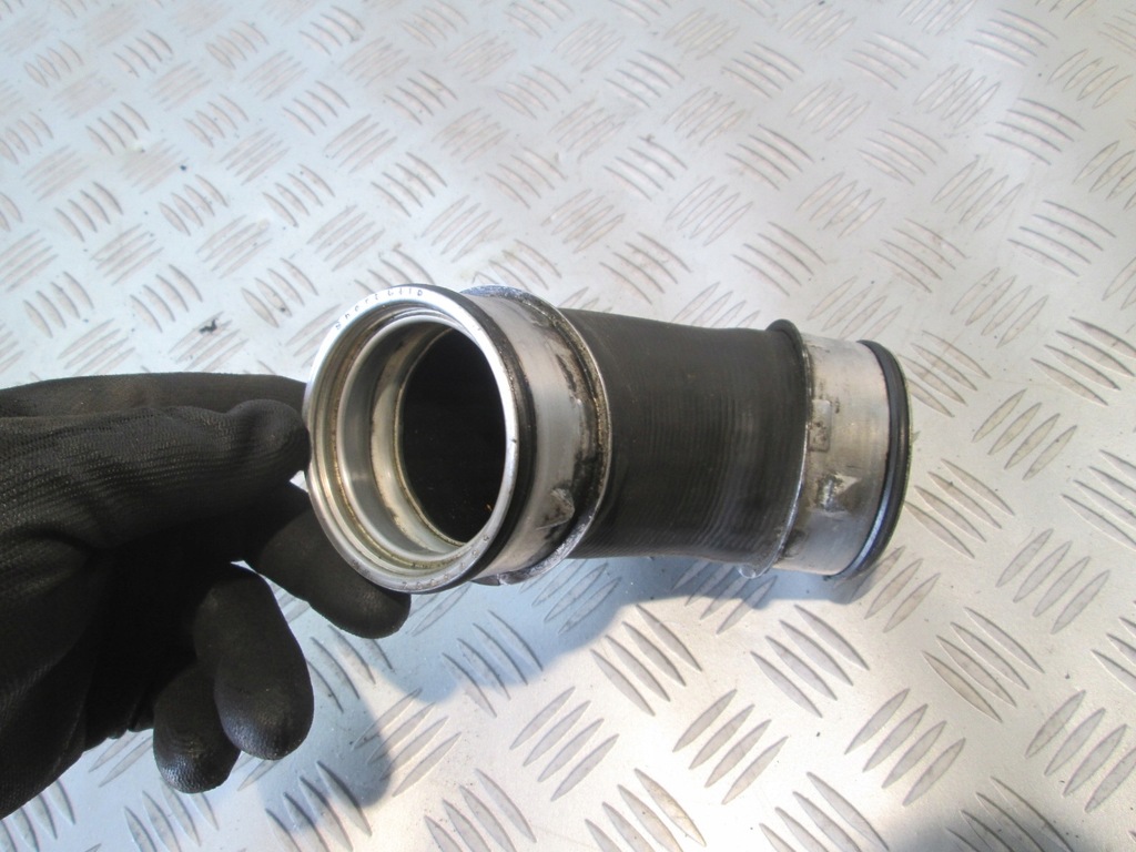 фото №4, Труба wąż повітря vw transporter t5 1.9 tdi 7h0145790e