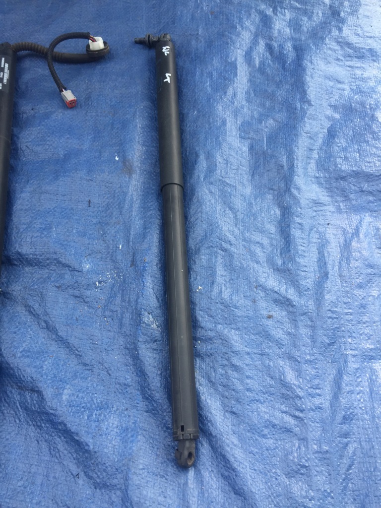 фото №1, Jeep grand cherokee wl 21 22 амортизатор привод крышки задняя long