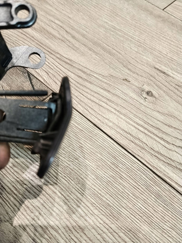 Заглушка распылителя бампера перед левая серебристая a52 bmw 6 f13 8052711 с Разборки