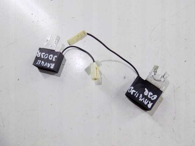 фото №2, Toyota rav4 ii 00-05r конденсатор радио