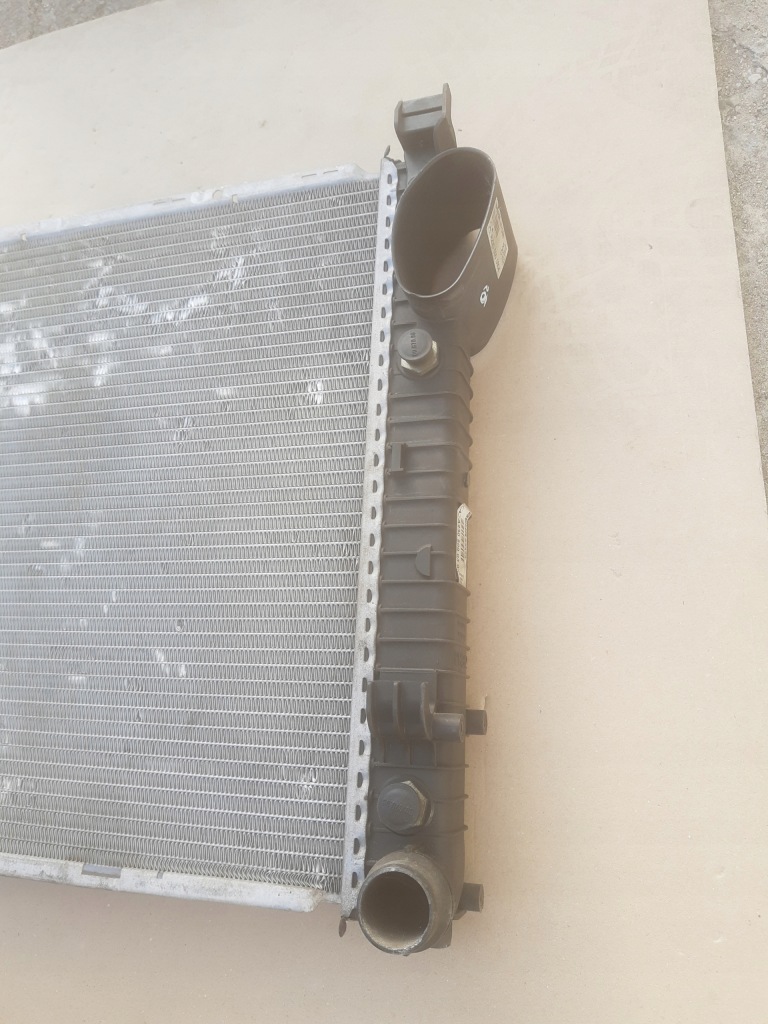 Mercedes sl r230 500 600 радиатор воды Доставка