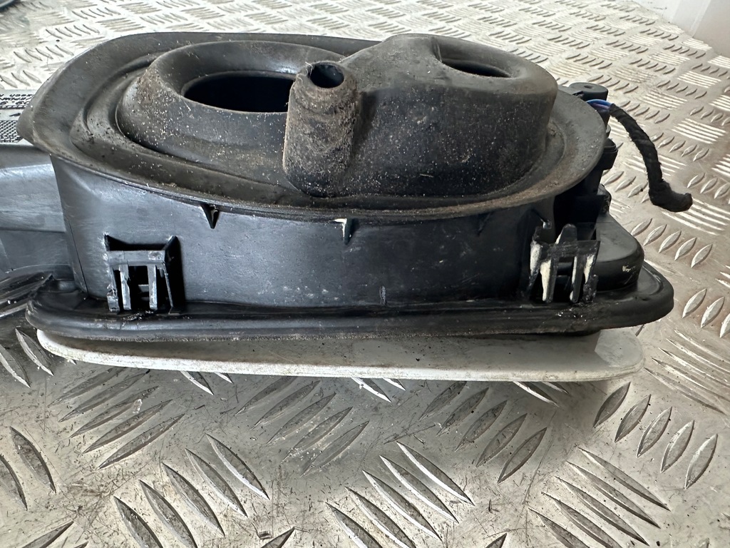 фото №6, Audi a4 b9 kombi крышка заливной топлива adblue