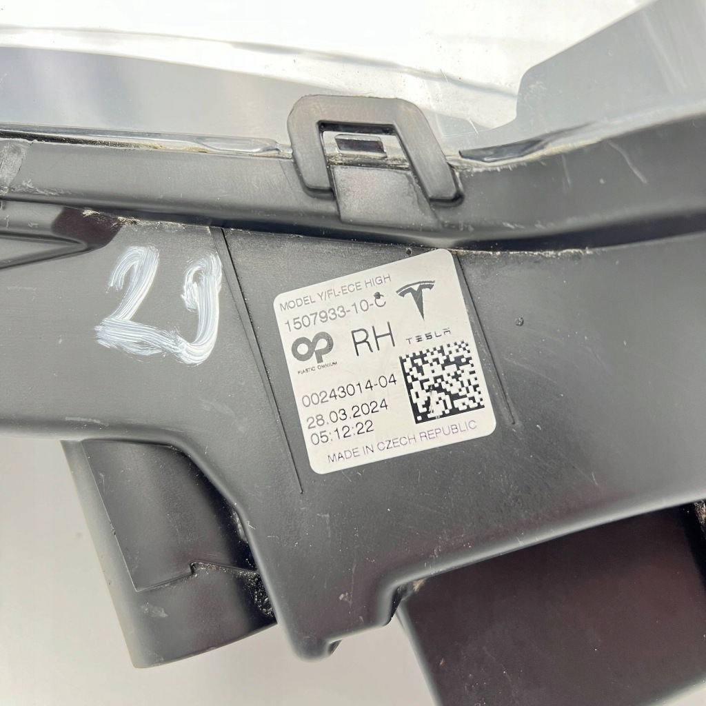 Tesla model y протитуманна фара led drl лівий 150793310c Оригінал