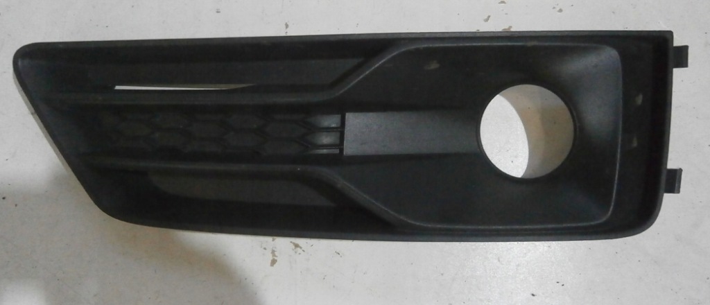 фото №1, Решётка радиатора решётка правая audi a4 b9 8w0