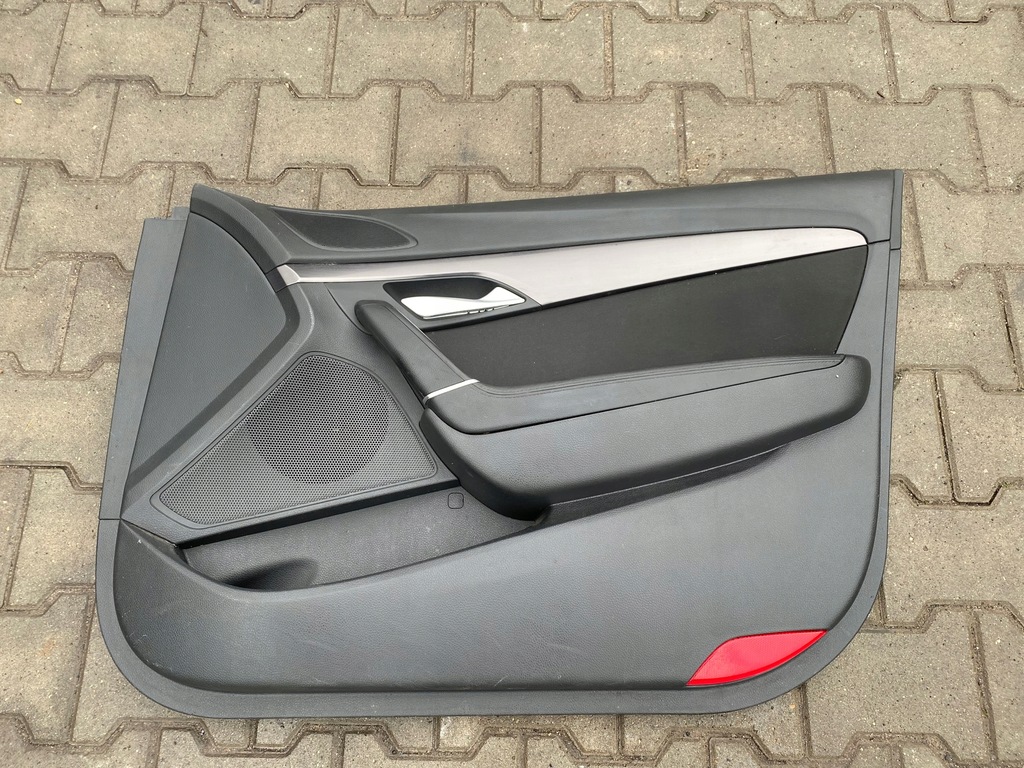 фото №1, Hyundai i40 обшивка дверь правый перед
