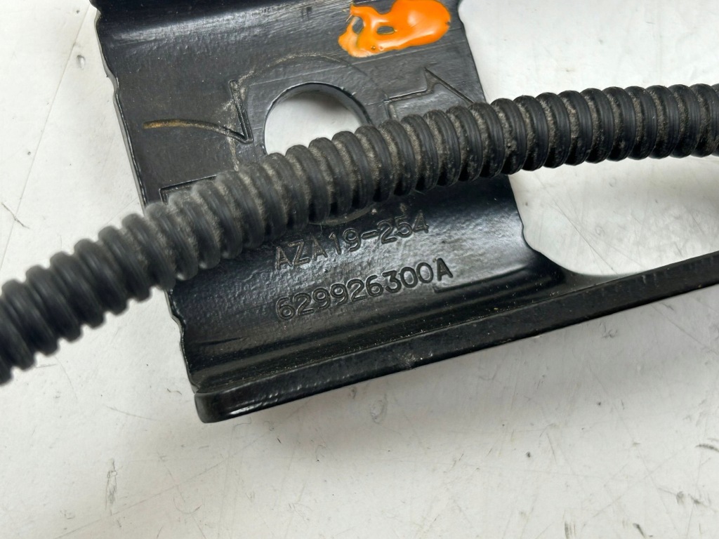 2019 toyota hilux an120, an130 пряжка поперечина заднего 629926300a Недорого