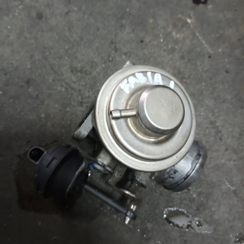 фото №1, Skoda fabia i 1,9tdi клапан egr 038131501m