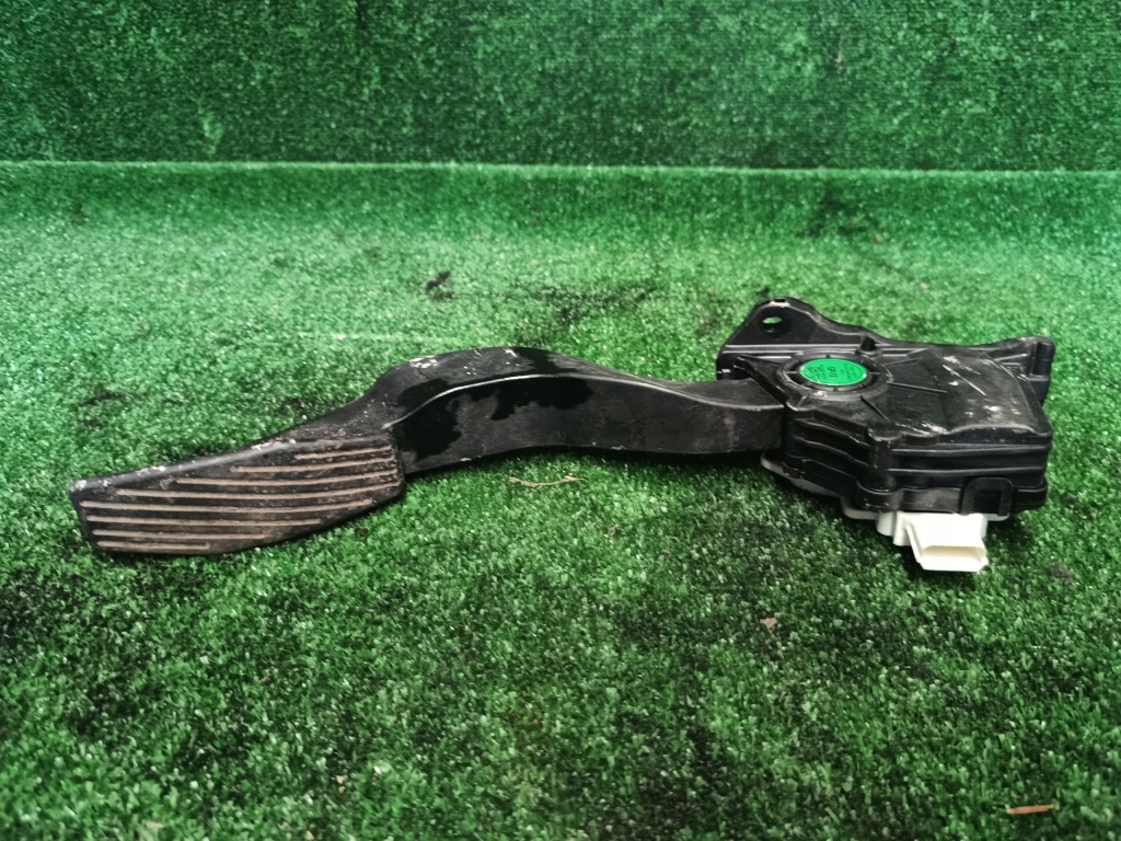 фото №1, Opel karl педаль газа 42361587