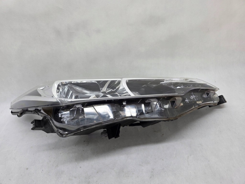 Toyota corolla e16 рестайлінг  2016+ фара перед правий led європа 81110-02l50-00 в Україні