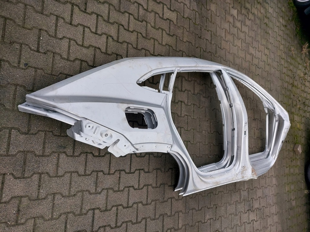 фото №1, Lamborghini urus крила правий задня обшивка bok