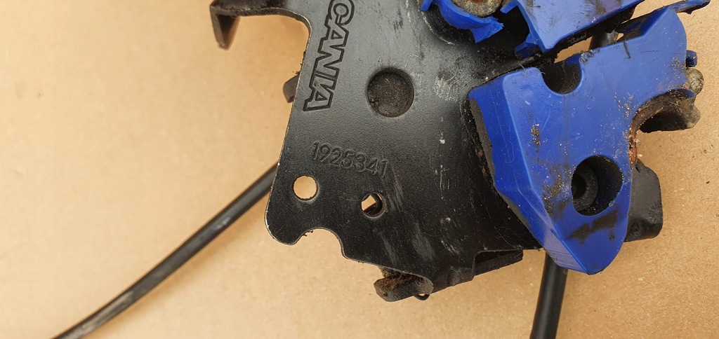 фото №3, Scania r замок трос капот