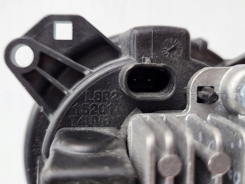 фото №3, Противотуманная фара led левый/правый land rover defender 2019-