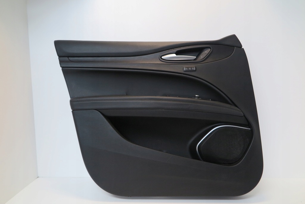 фото №1, Обшивка дверь левый перед alfa romeo stelvio