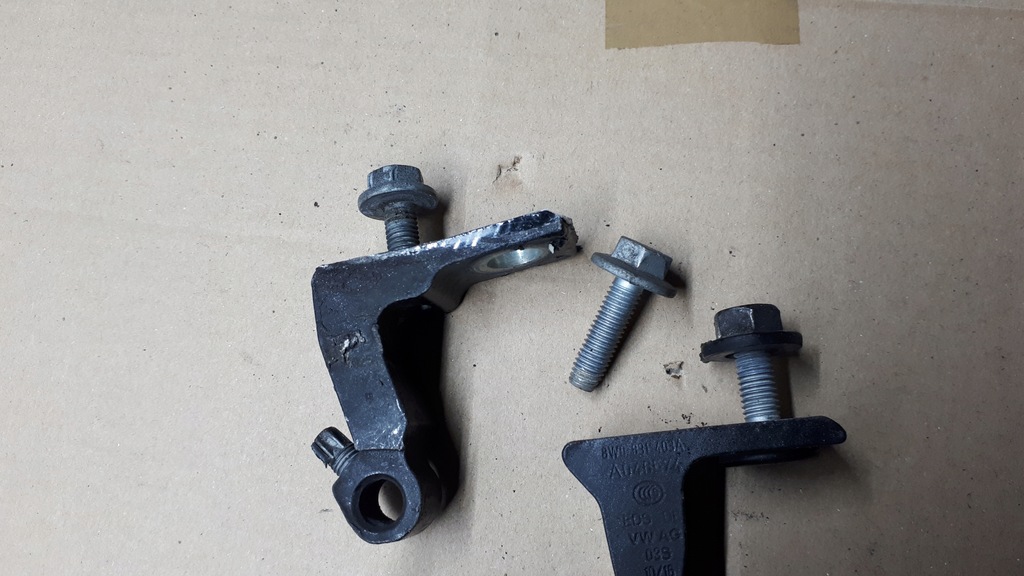 фото №9, A4 b9 8w петля петлі двері лівий задня ly9t