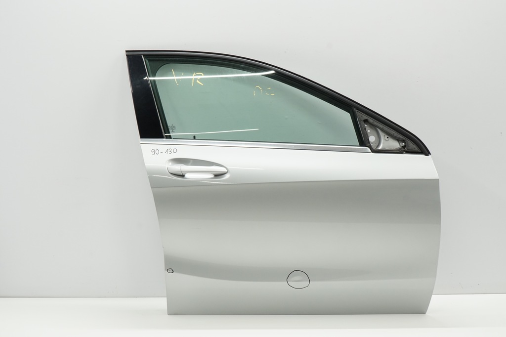 фото №1, Mercedes w176 lift 15r дверь правый перед 761