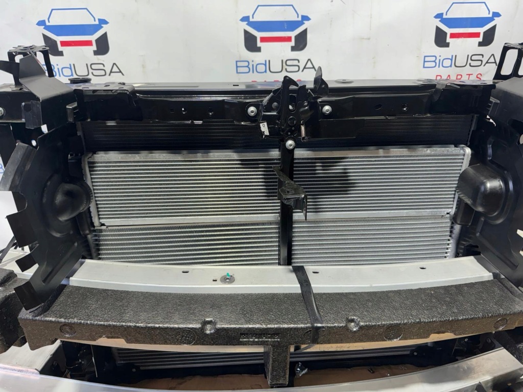 Купити Набір комплектний  бампер радіатор ремінь передній toyota sienna 2021 xl40