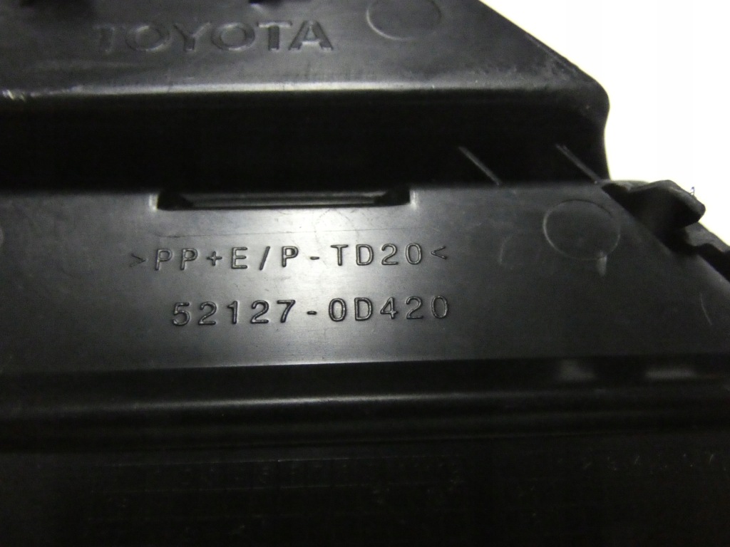 фото №8, Заглушка ґрати центральної бампера, захист фаркоп hol. toyota yaris iii lift