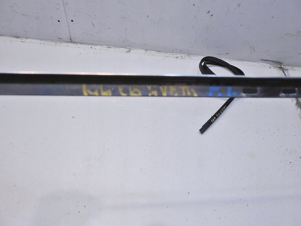 фото №6, Молдинг кузовная правая audi a6 c6 avant