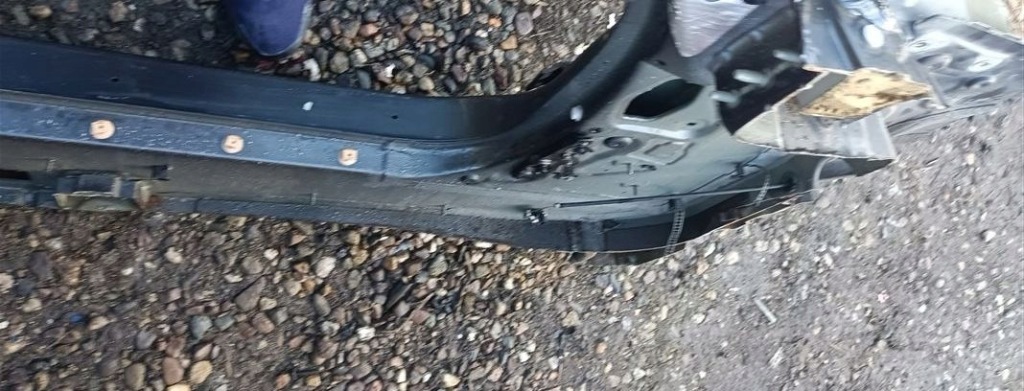 Купити Стійку  поріг лівий bmw e90 седан a22 sparklinggraphit