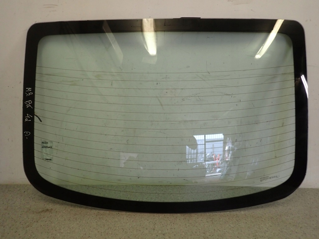 Купити Mazda 3 седан bk 03-08 скло задня