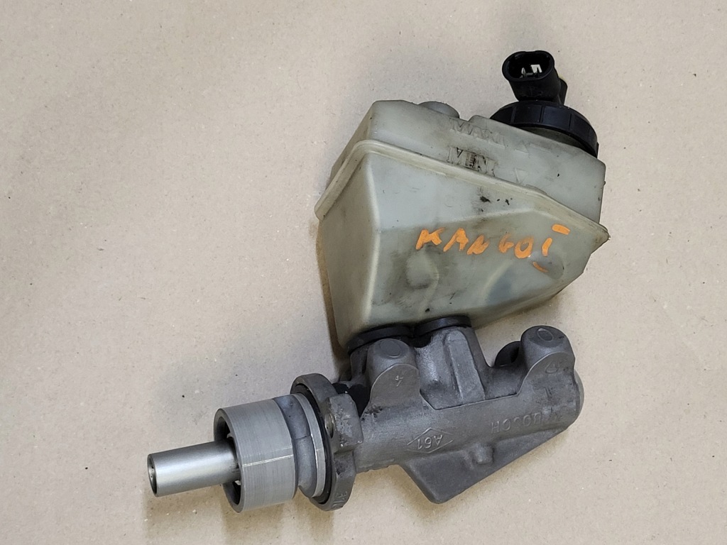 Купити Бачок рідина помпа гальмівна renault kangoo i оригінальний номер eu