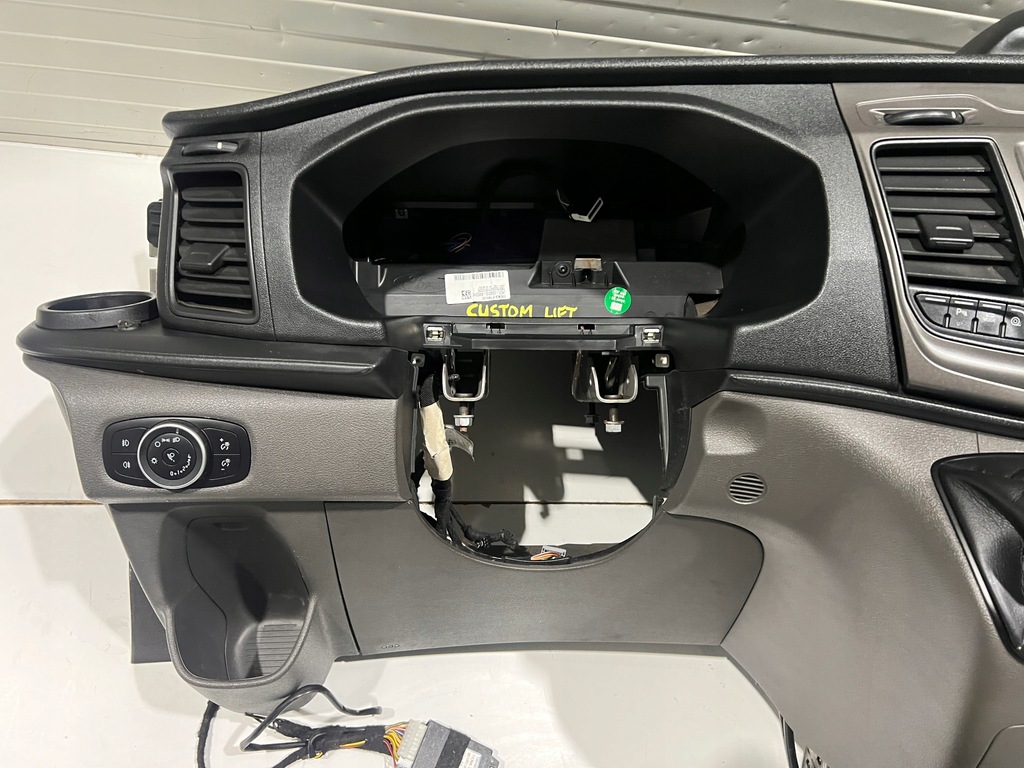 фото №8, Приборная панель консоль отопитель каркас ручка домкрат ford transit custom i lift