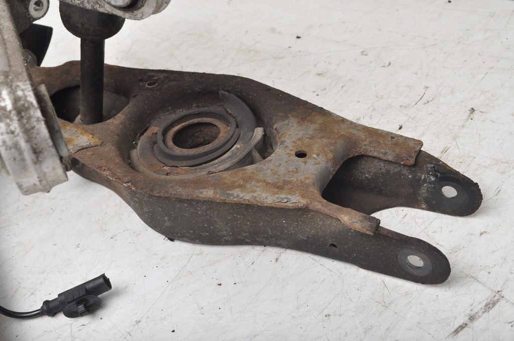 фото №8, Maserati ghibli iii 3.0d поворотный кулак правый задняя