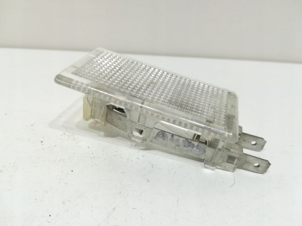 Купить Лампа лампа бардачка audi a4 b5 8d0947311