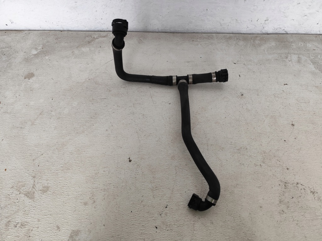 Купити Bmw x3 e83 3.0d 08r патрубок шланг води 8385235