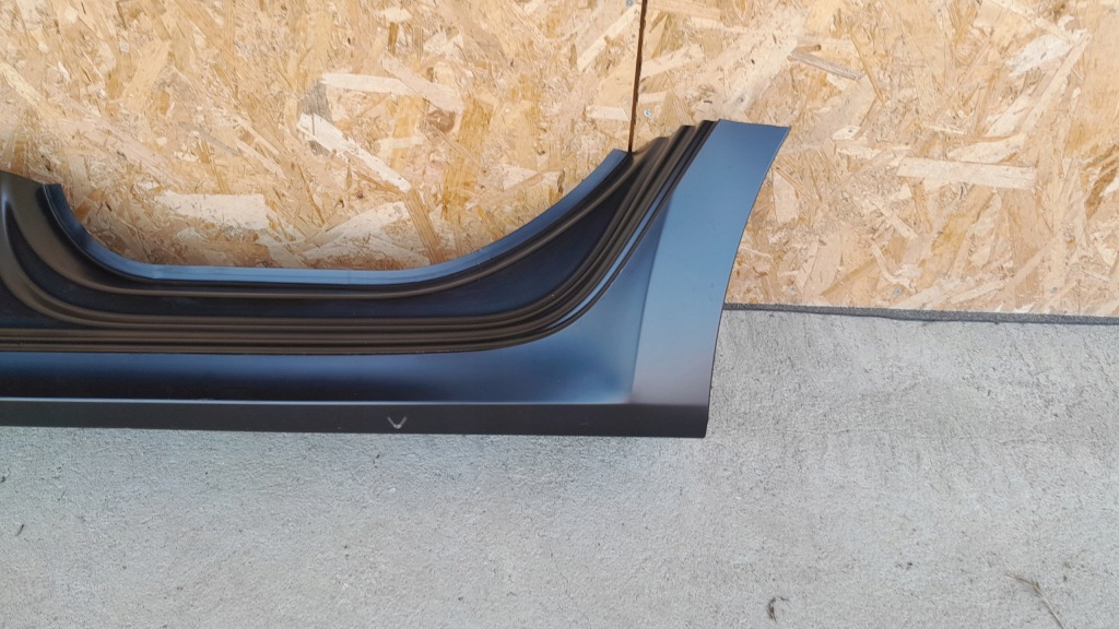 фото №4, Skoda octavia iv kombi левая обшивка порог порог