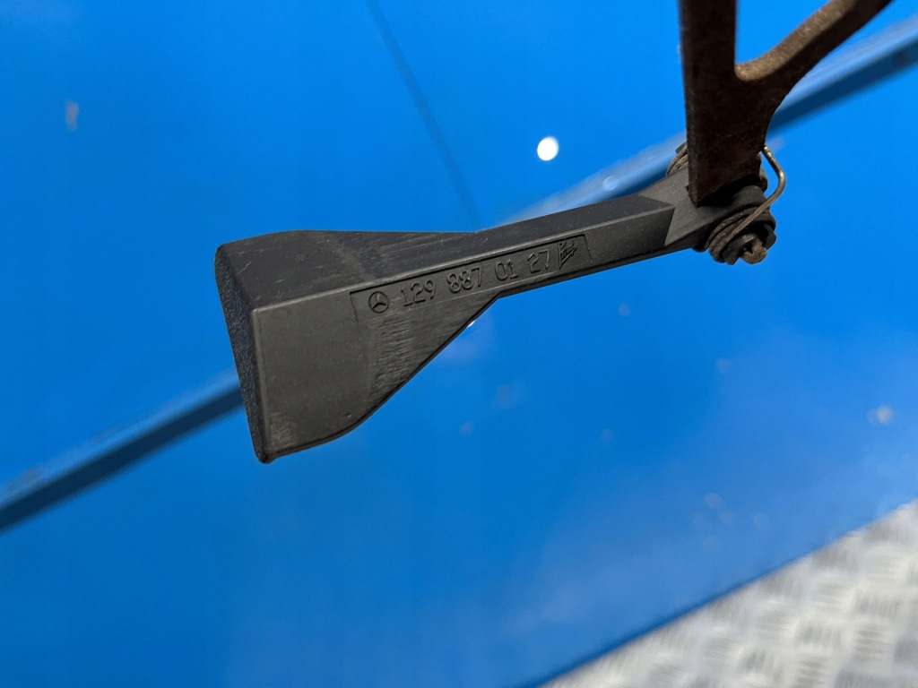 фото №3, Mercedes ml w163 замок засов ручка капот