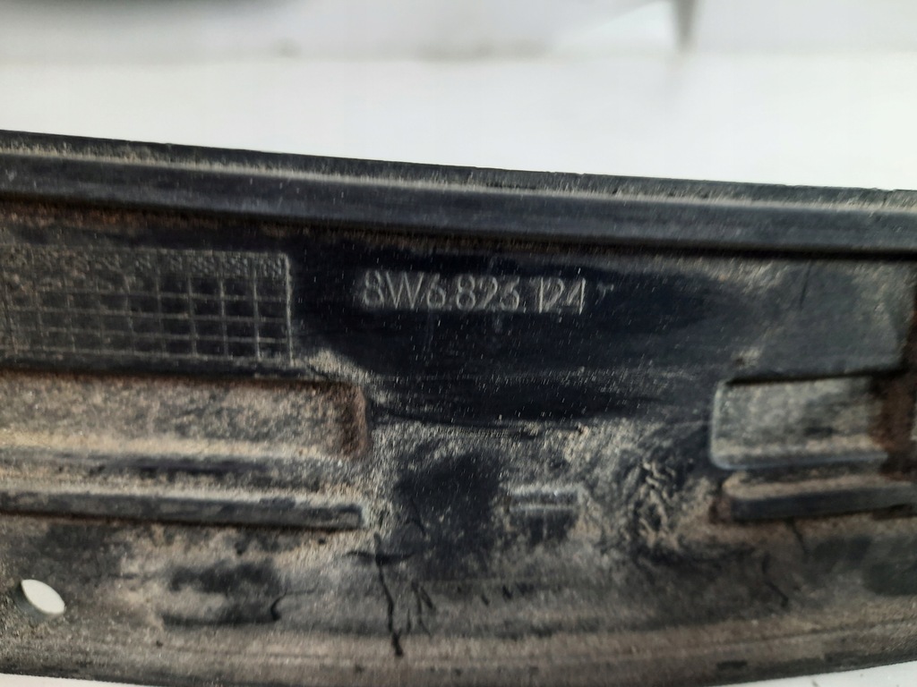 фото №10, Audi a5 18- прокладка капот 8w6823124 usa