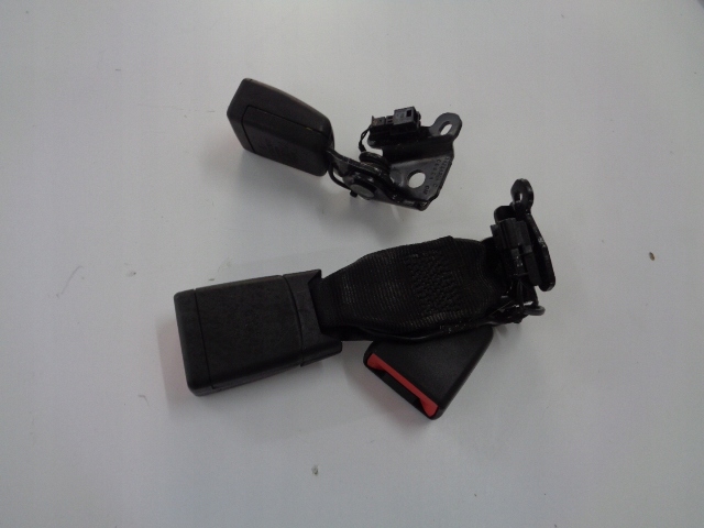 фото №1, Замки ременів задня mercedes eqa 250 w243 2021 rok