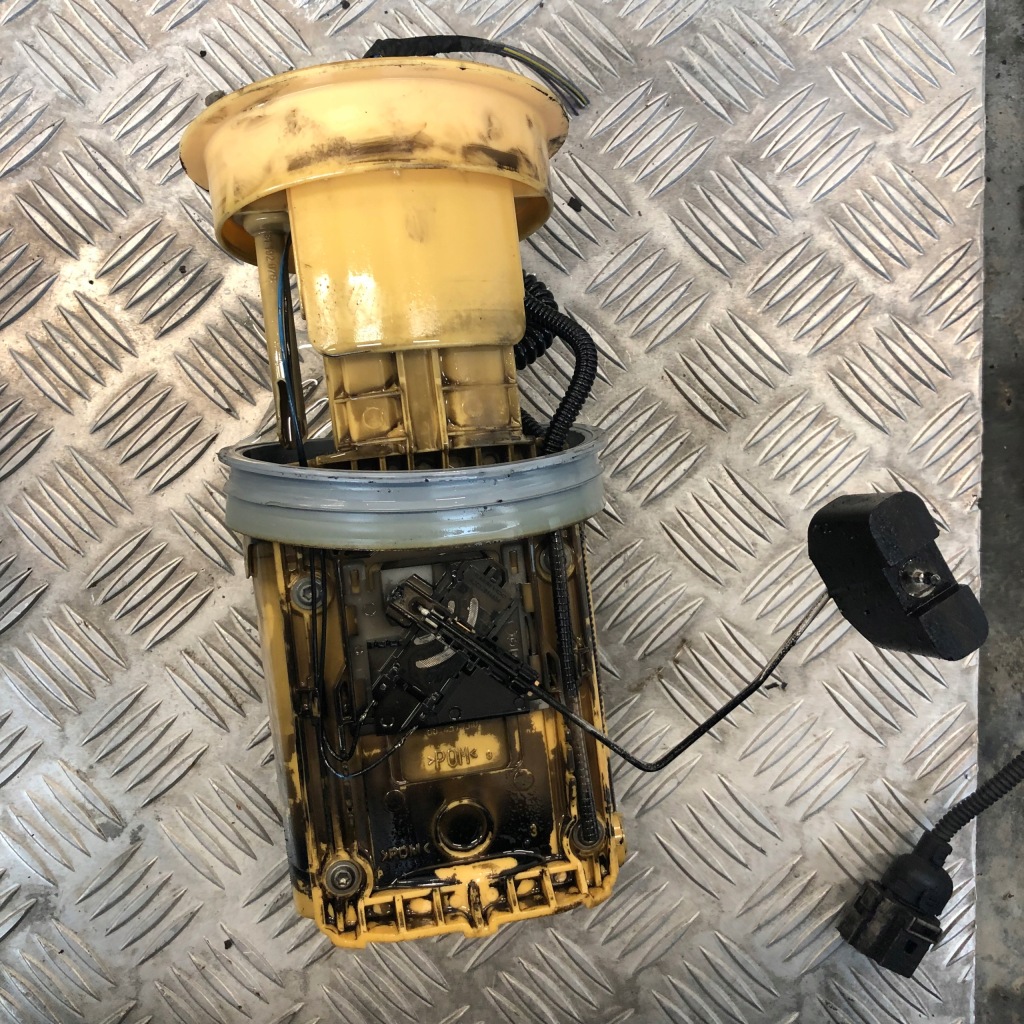 Купити Електрична помпа пального vw t5 89072149