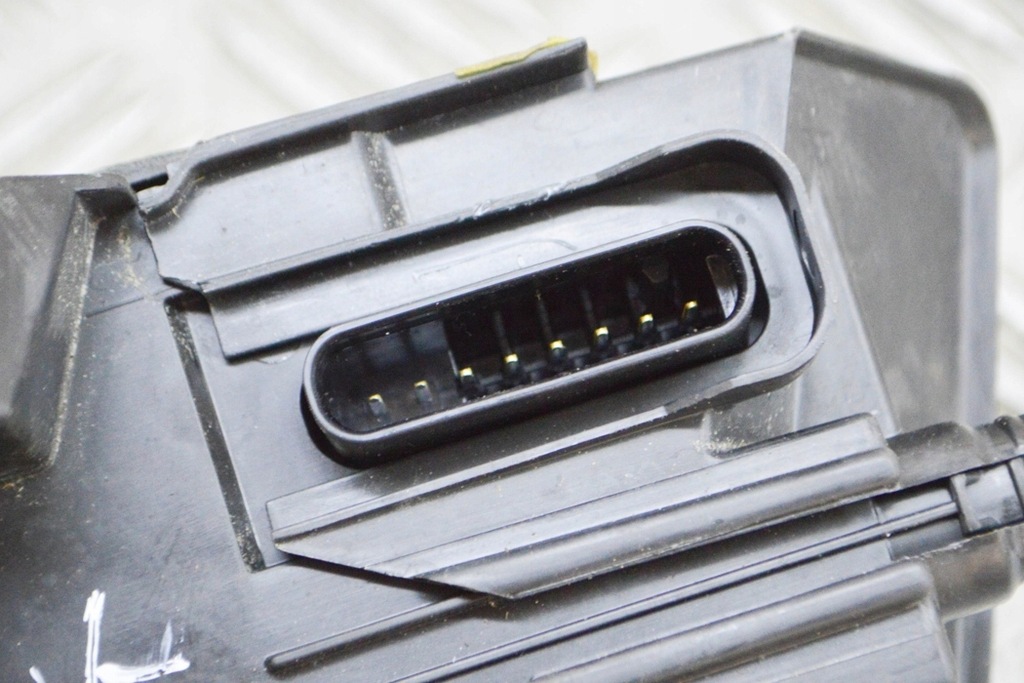 фото №6, Jaguar i-pace x590 ev400 awd замок дверь задних левых j9d3-24995-ad 294kw