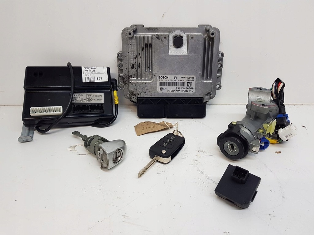 фото №1, Kia ceed lift бортовой компьютер набор стартовый 1,6crdi