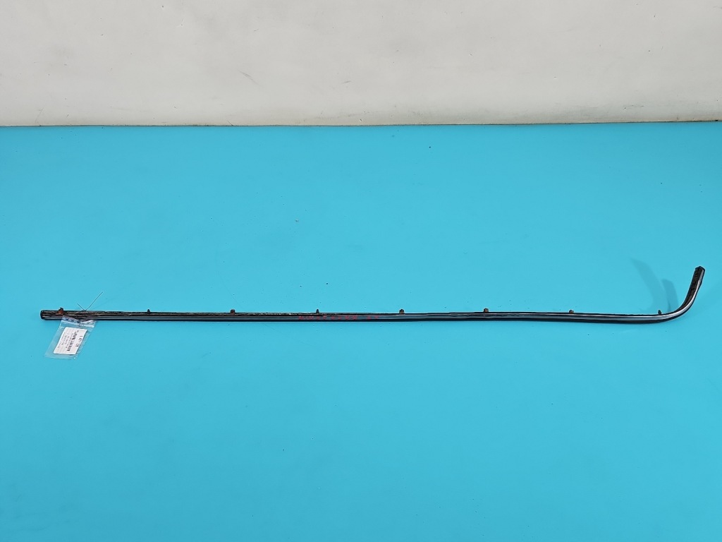 Купить Молдинг крыла задний  левая mercedes 123