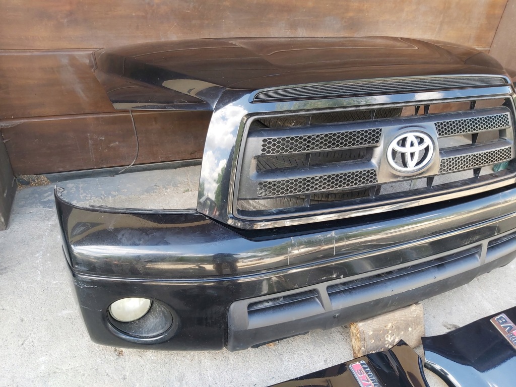 Toyota tundra 2007 - комплектный  перед бампер капот крыло  фара радиатор Недорого