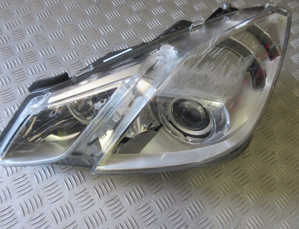 Фара фара левое  mercedes w207 led ксенон оригинал Цена