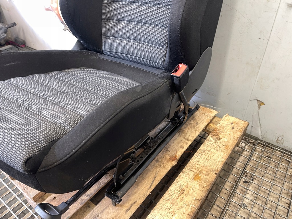 фото №9, Сиденье правый перед передний подогреваемый vw passat b7