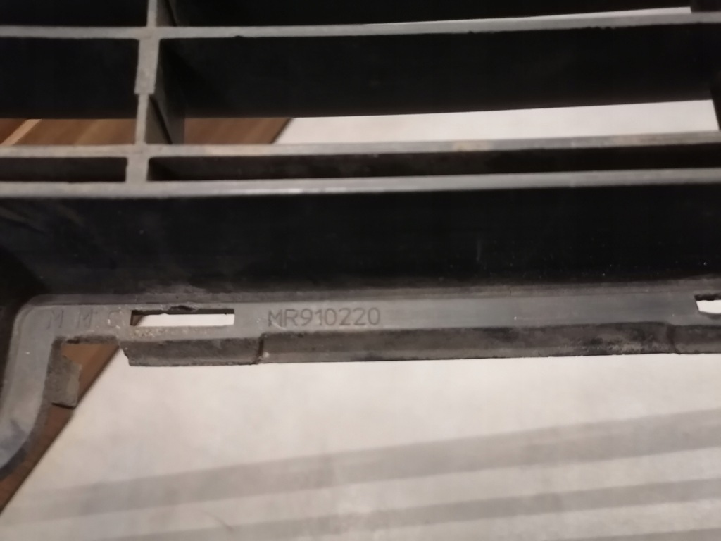 фото №8, Решітка бампера середня carisma ii lift mr910220