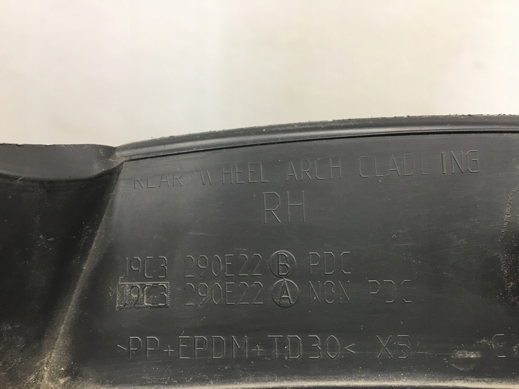 фото №10, Jaguar e pace молдинг накладка крила права 19-