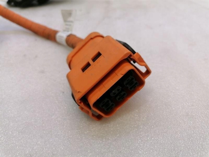 фото №4, Porsche taycan 9j зарядка port with проводка 9j1915372c правый hand drive rhd