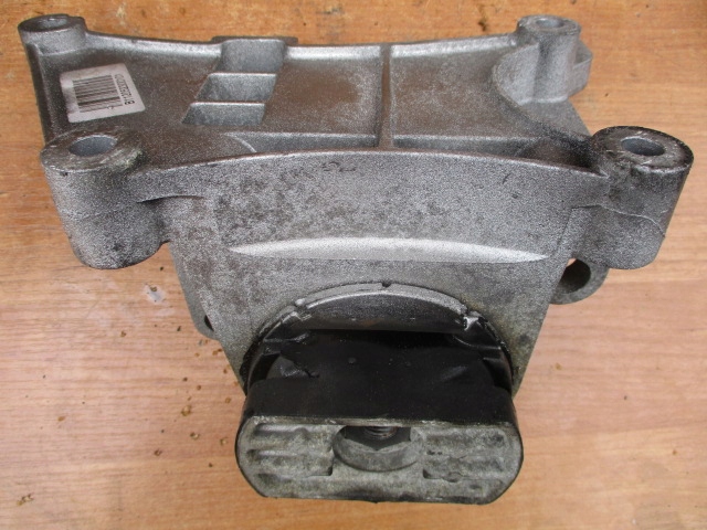 Купити Fiat alfa lancia 0.9 900 turbo компресор генератор головка 013a236 кронштейн