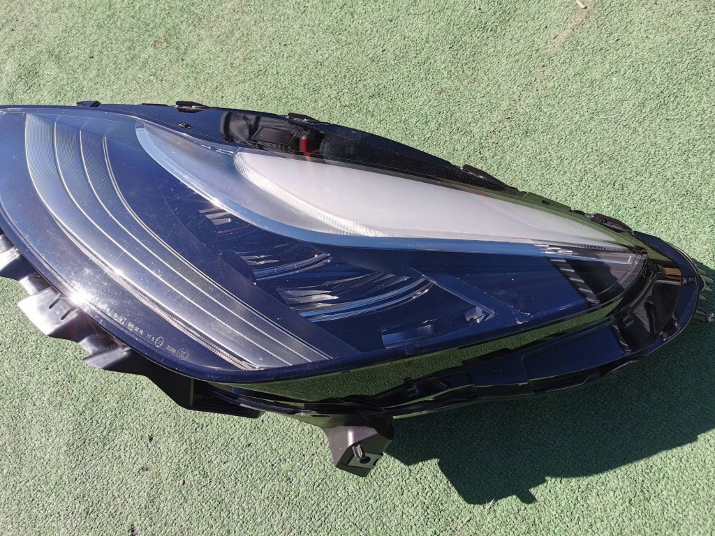 Tesla model 3 17- фара ліва перед передня full led 1077375-50-b Доставка