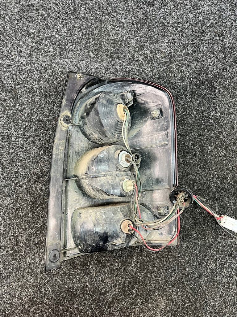 фото №7, Лампа левый задняя mazda mpv ii europa