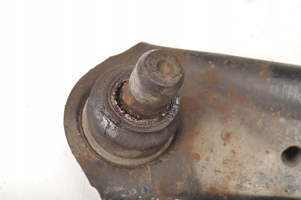 фото №5, Ford fiesta mk8 рычаг правый перед